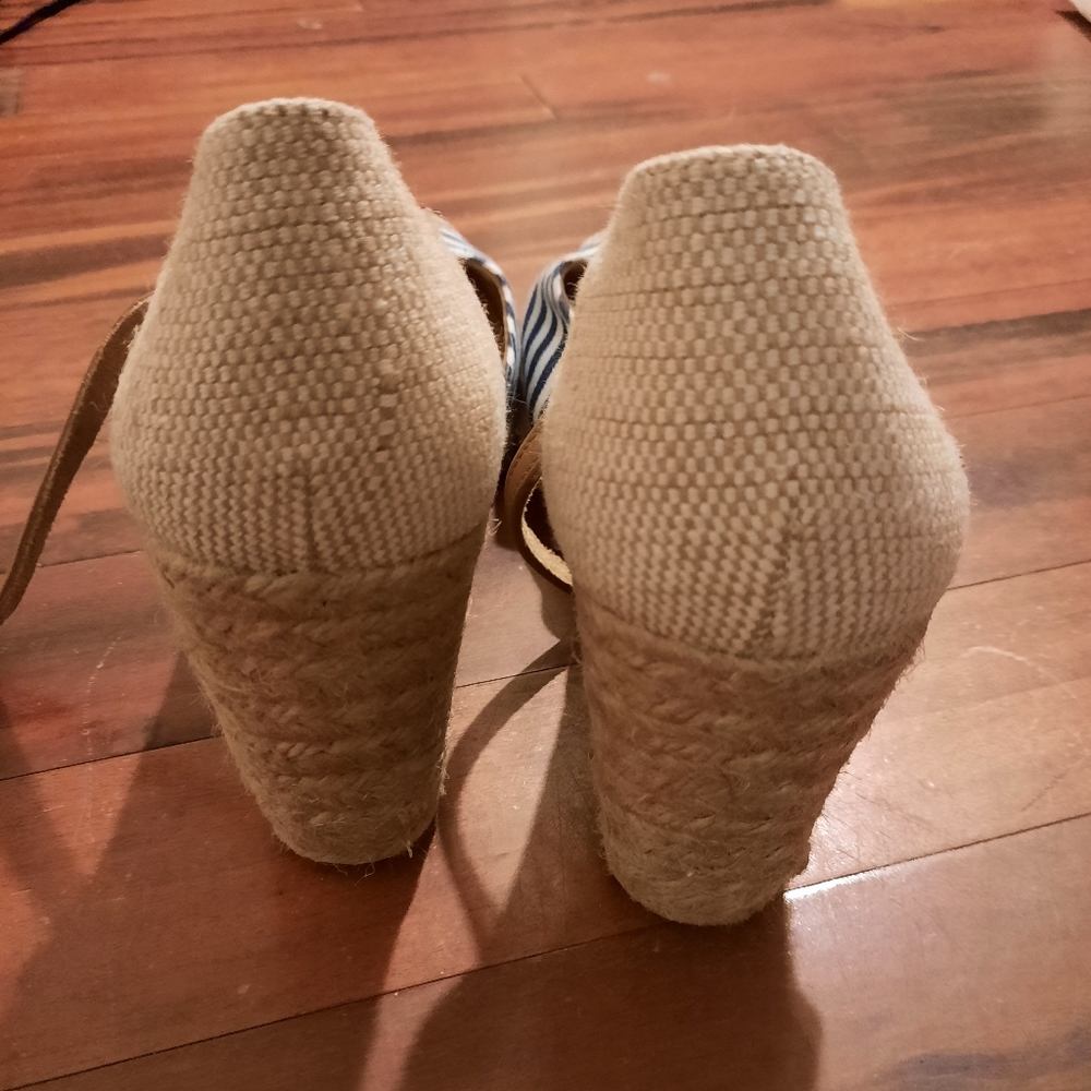 Shoes - Picture 2 of 3